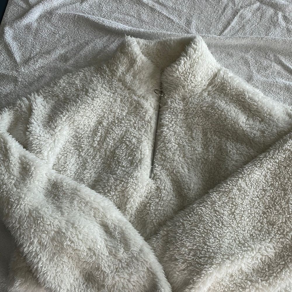 size L 
furry white cropped jacket